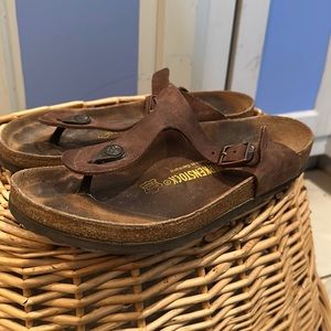 Birkenstock leather thong sandals size 40 or 9 in women’s